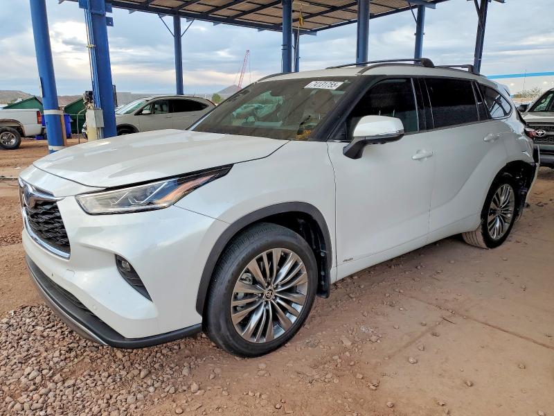 TOYOTA HIGHLANDER 2024 con VIN 5TDEBRCH4RS633536 - Foto de la subasta