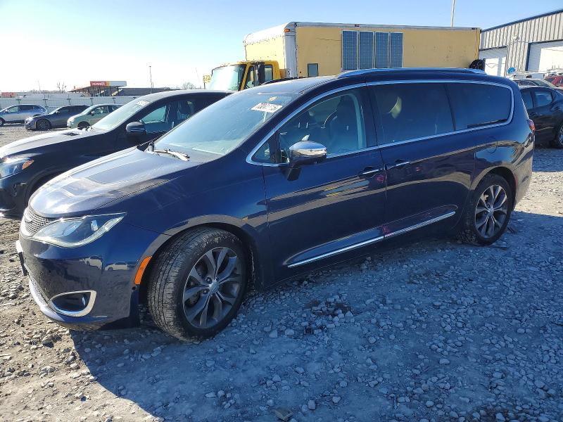 CHRYSLER PACIFICA L 2017 with VIN 2C4RC1GG6HR725725 - Photo from auction