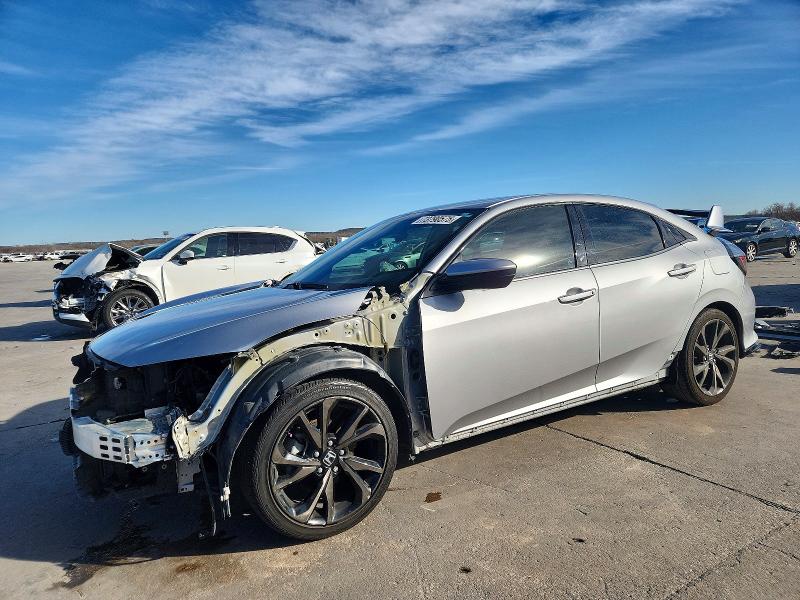 HONDA CIVIC 2018 with VIN SHHFK7G41JU211652 - Photo from auction
