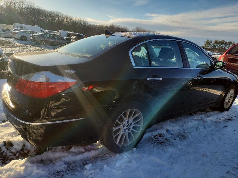 Photo 3 from auction – 2011 HYUNDAI GENESIS 3. with VIN KMHGC4DEXBU112752