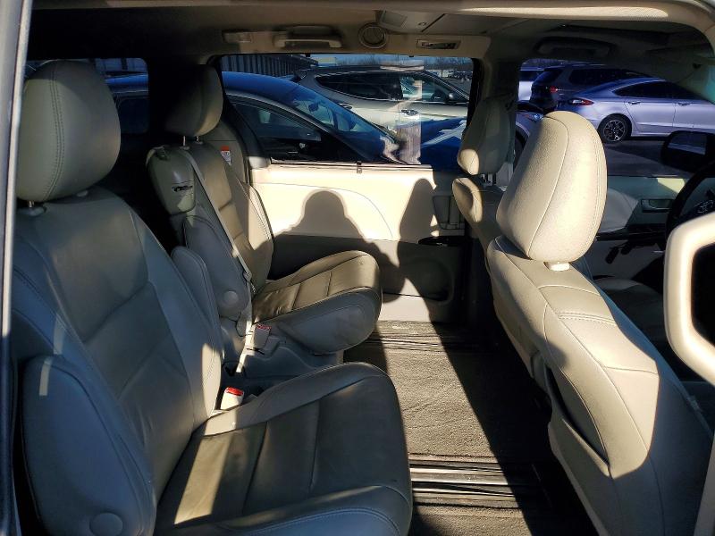 Photo 11 from auction – 2015 TOYOTA SIENNA with VIN 5TDYK3DC6FS649343