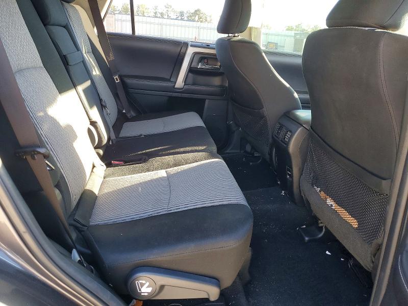 Photo 11 from auction – 2018 TOYOTA 4RUNNER SR with VIN JTEZU5JR3J5170066