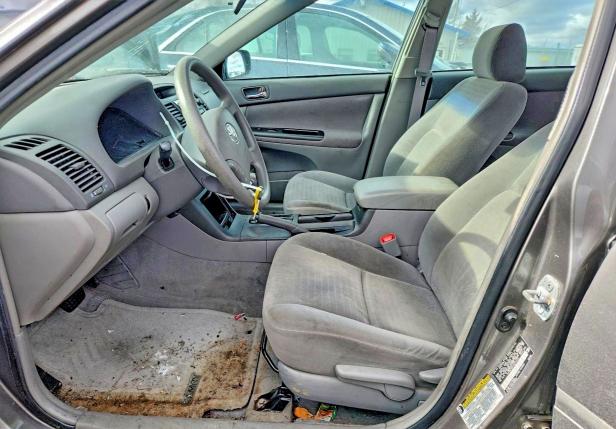 Photo 7 from auction – 2005 TOYOTA CAMRY LE with VIN 4T1BE32K45U515430