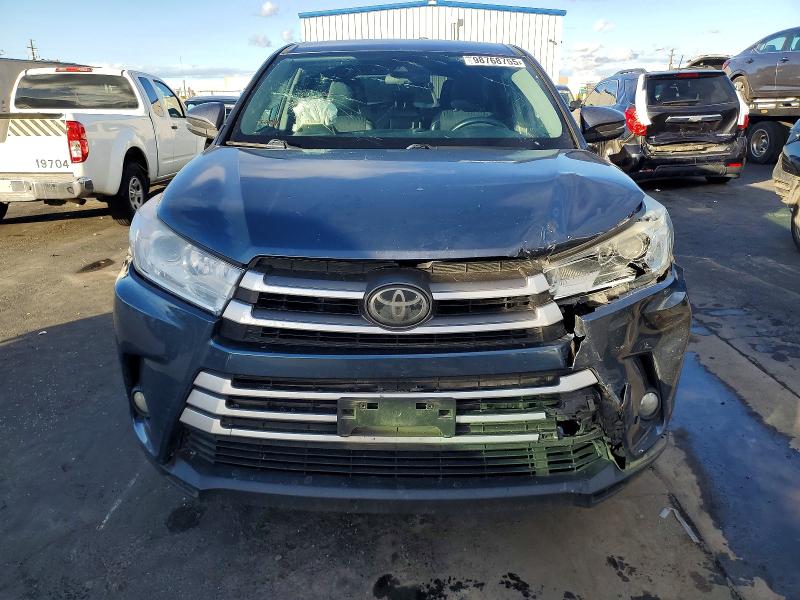 Photo 5 from auction – 2019 TOYOTA HIGHLANDER with VIN 5TDZZRFH4KS290869