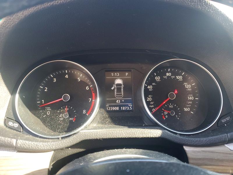 Photo 9 from auction – 2016 VOLKSWAGEN PASSAT SE with VIN 1VWBT7A38GC048286