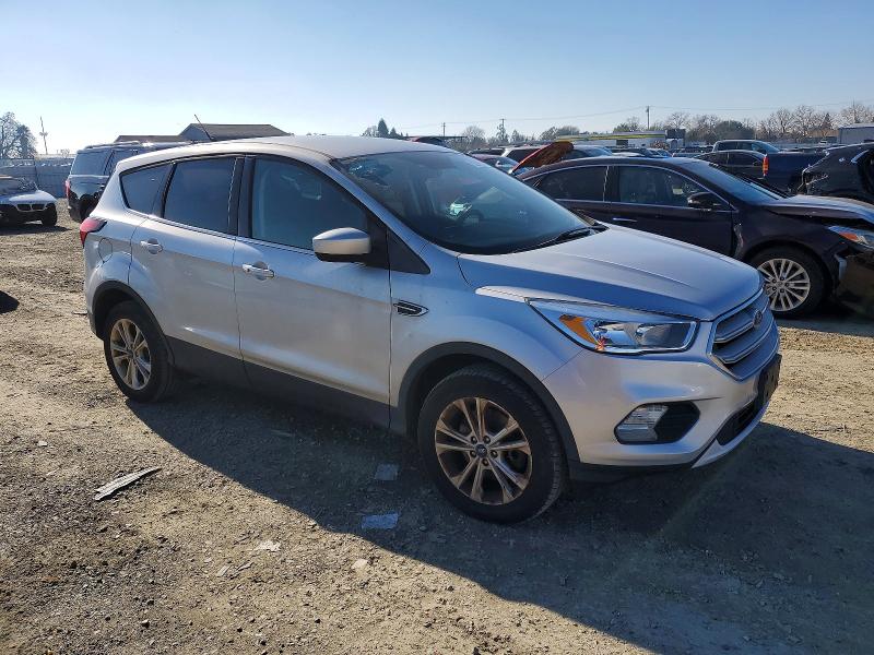 Photo 4 from auction – 2019 FORD ESCAPE SE with VIN 1FMCU9GD1KUC06627