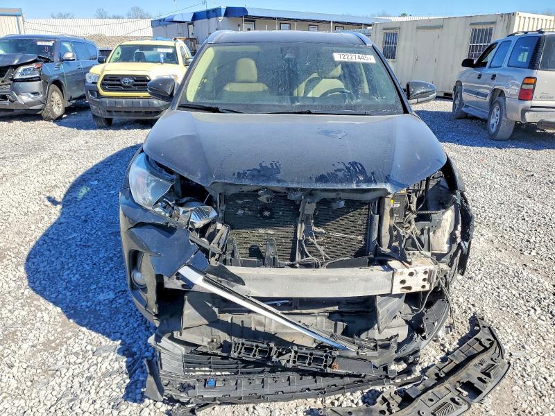 Photo 5 from auction – 2017 TOYOTA HIGHLANDER with VIN 5TDKZRFHXHS523700