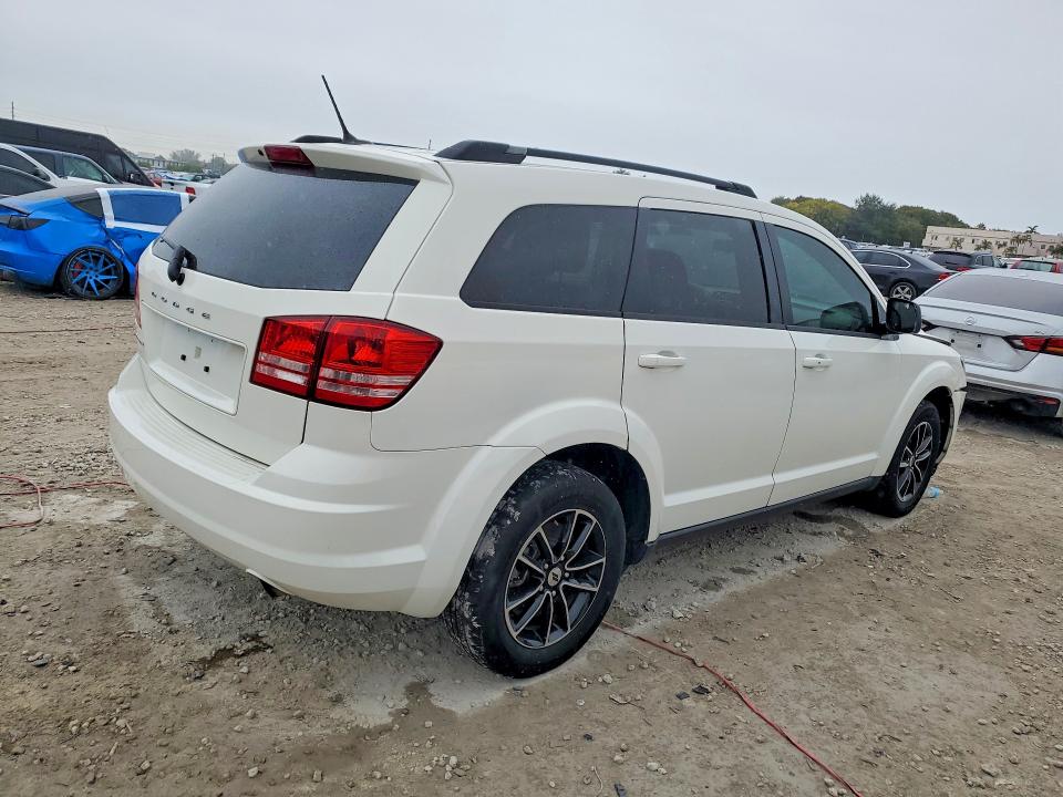 Photo 3 from auction – 2018 DODGE JOURNEY SE with VIN 3C4PDCAB9JT382490