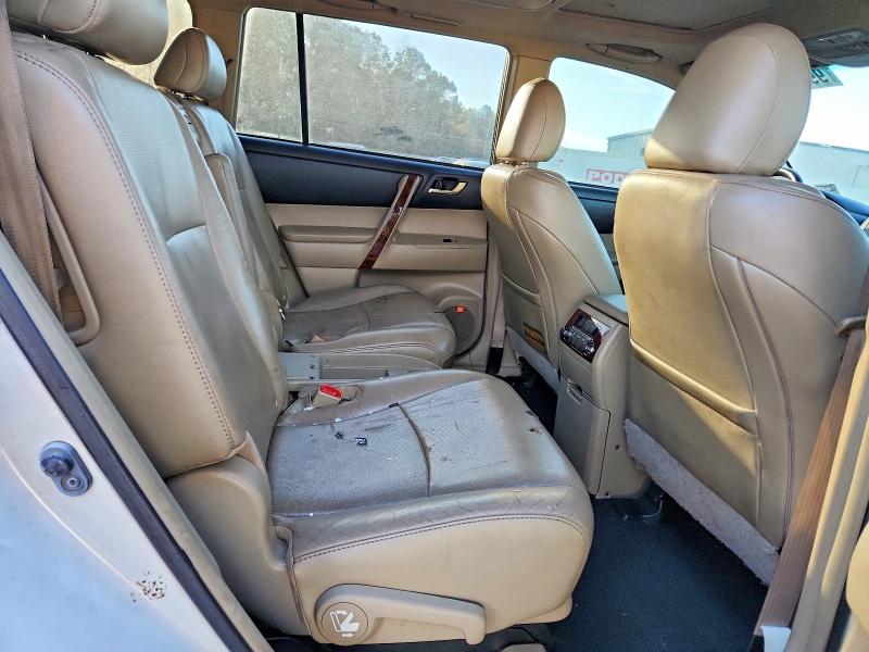 Photo 11 from auction – 2012 TOYOTA HIGHLANDER with VIN 5TDYK3EH2CS081033