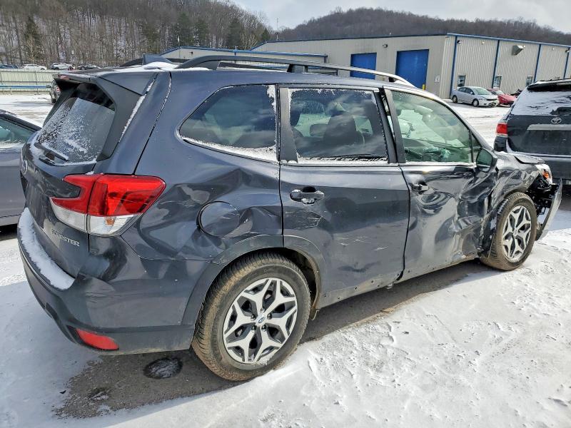 Photo 3 from auction – 2019 SUBARU FORESTER P with VIN JF2SKAEC0KH530549