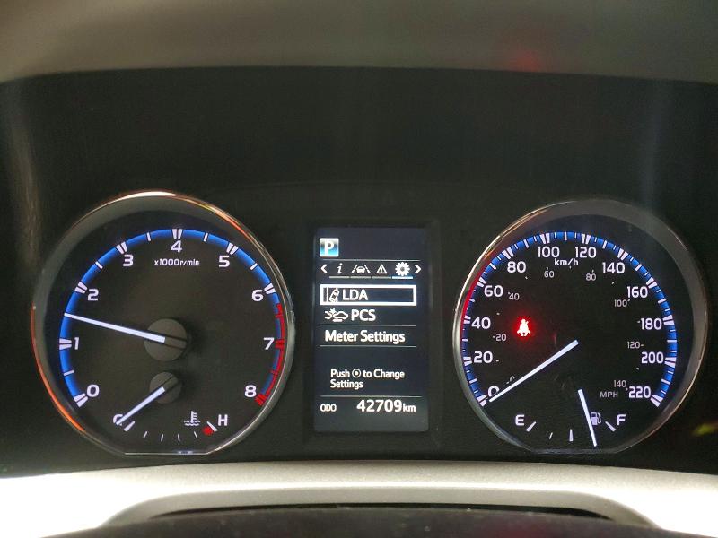 Photo 9 from auction – 2018 TOYOTA RAV4 LE with VIN 2T3BFREV5JW752046