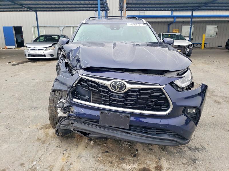 Photo 5 from auction – 2022 TOYOTA HIGHLANDER with VIN 5TDDZRBH5NS175332