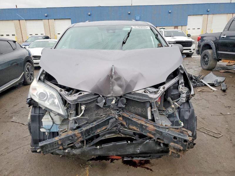Photo 5 from auction – 2018 TOYOTA SIENNA with VIN 5TDYZ3DC2JS913887