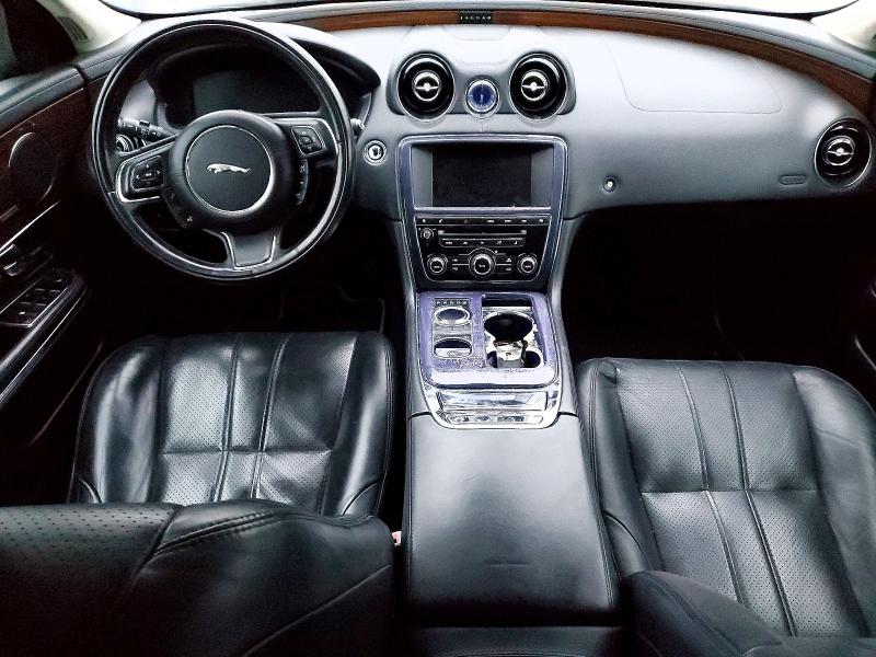 Photo 8 from auction – 2013 JAGUAR XJ with VIN SAJWA1C78D8V44695