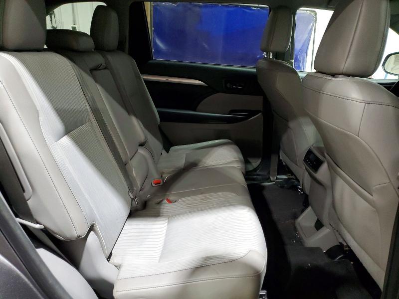 Photo 11 from auction – 2018 TOYOTA HIGHLANDER with VIN 5TDBZRFH1JS872458