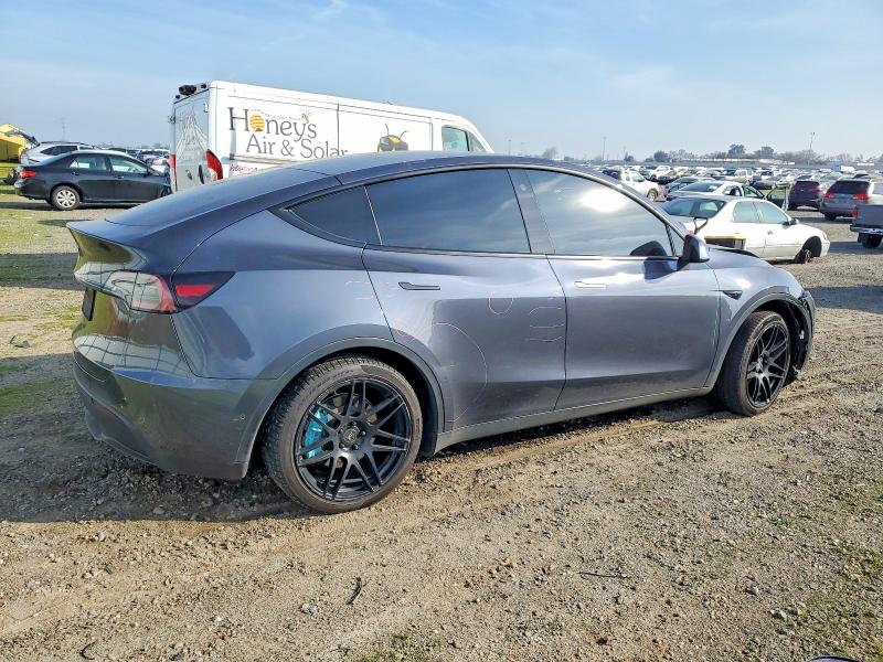 Photo 3 from auction – 2021 TESLA MODEL Y with VIN 5YJYGDEE4MF302828