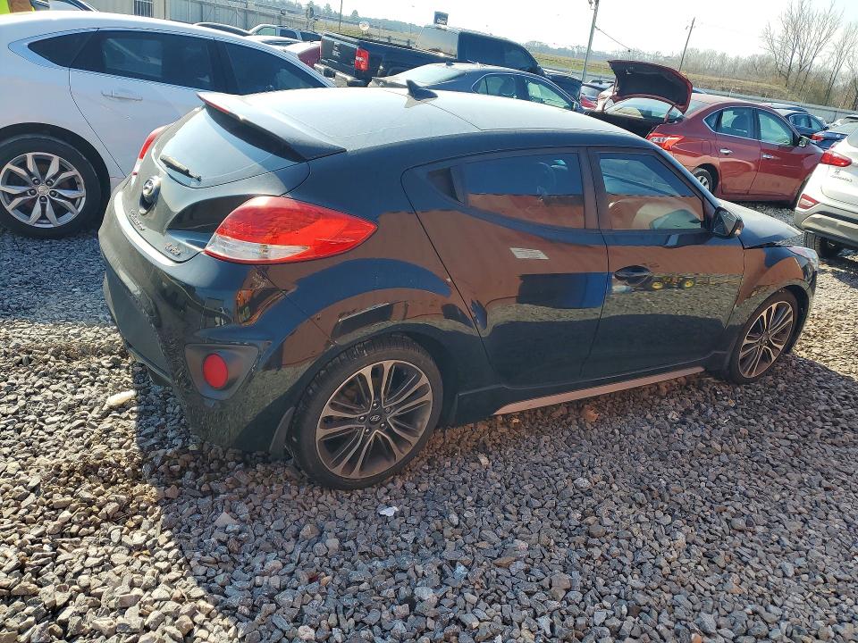 Photo 3 from auction – 2017 HYUNDAI VELOSTER with VIN KMHTC6AE8HU308891