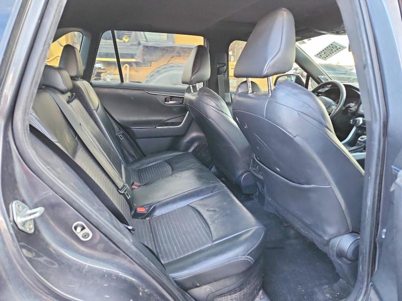 Photo 11 from auction – 2019 TOYOTA RAV4 XSE with VIN 2T3EWRFV9KW040393