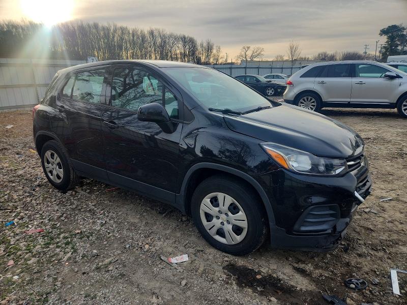 Photo 4 from auction – 2017 CHEVROLET TRAX with VIN 3GNCJKSB2HL287299