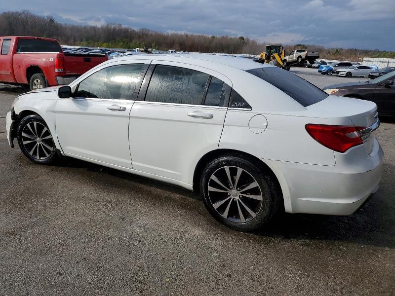 Photo 2 from auction – 2014 CHRYSLER 200 LIMITE with VIN 1C3CCBCG0EN197484