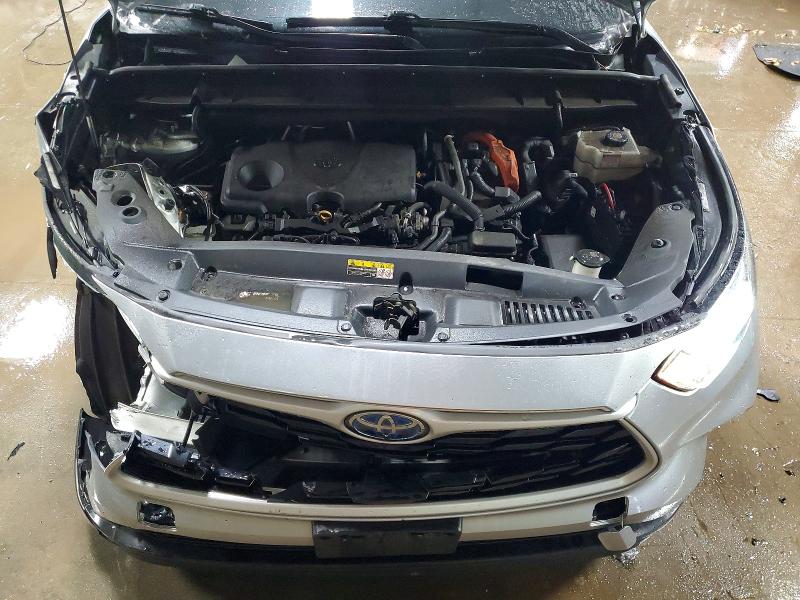Фото 11 с аукциона – 2022 TOYOTA HIGHLANDER с VIN 5TDBBRCH1NS559280