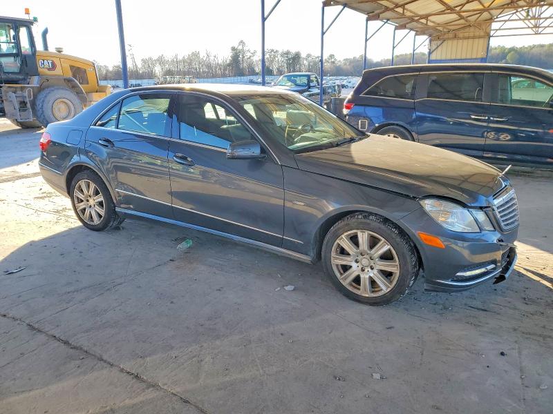 Photo 4 from auction – 2012 MERCEDES-BENZ E 350 with VIN WDDHF5KBXCA593240