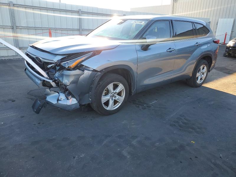TOYOTA HIGHLANDER 2021 with VIN 5TDZZRAH5MS083188 - Photo from auction
