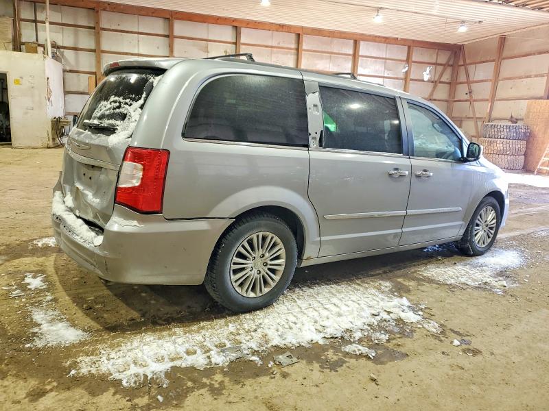 Photo 3 from auction – 2015 CHRYSLER TOWN & COU with VIN 2C4RC1CG4FR547381