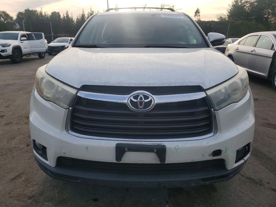Photo 5 from auction – 2016 TOYOTA HIGHLANDER with VIN 5TDBKRFH3GS307044