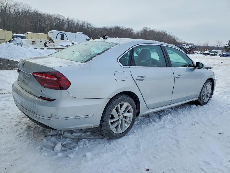 Photo 3 from auction – 2018 VOLKSWAGEN PASSAT with VIN 1VWBA7A30JC039935