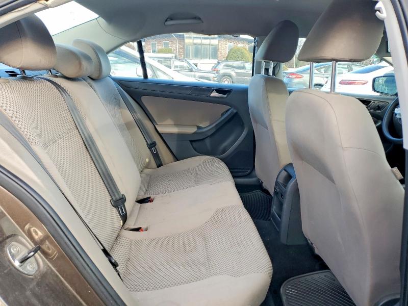Photo 10 from auction – 2014 VOLKSWAGEN JETTA with VIN 3VWLL7AJ7EM319174