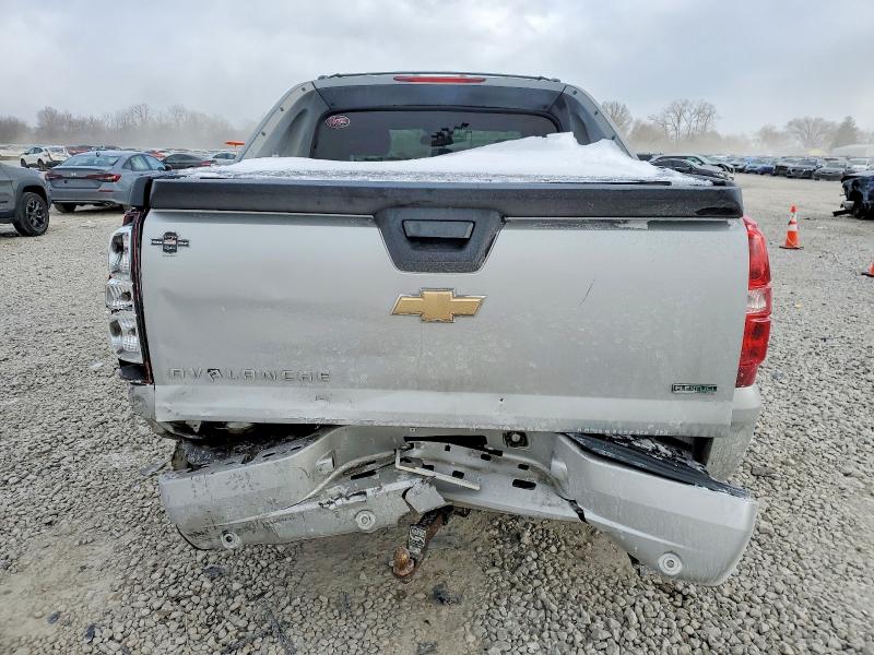 Photo 6 from auction – 2011 CHEVROLET AVALANCHE with VIN 3GNTKFE36BG354673
