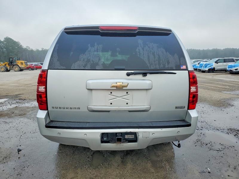 Photo 6 from auction – 2011 CHEVROLET SUBURBAN with VIN 1GNSCJE02BR347270