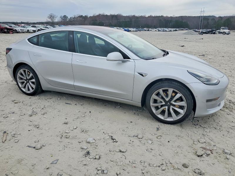 Photo 4 from auction – 2018 TESLA MODEL 3 with VIN 5YJ3E1EA9JF024404