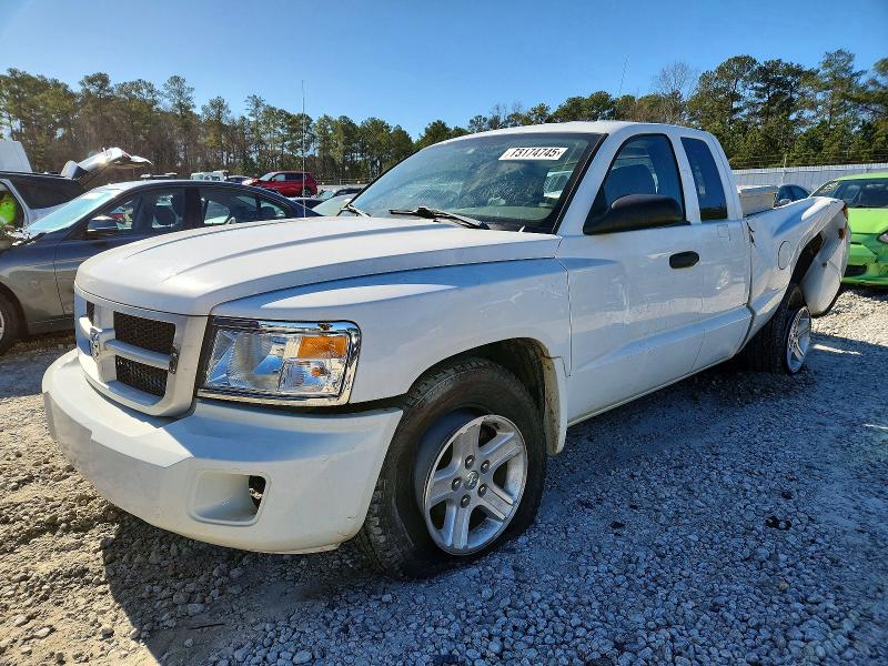 DODGE DAKOTA SLT 2011 with VIN 1D7RE3BK6BS636198 - Photo from auction