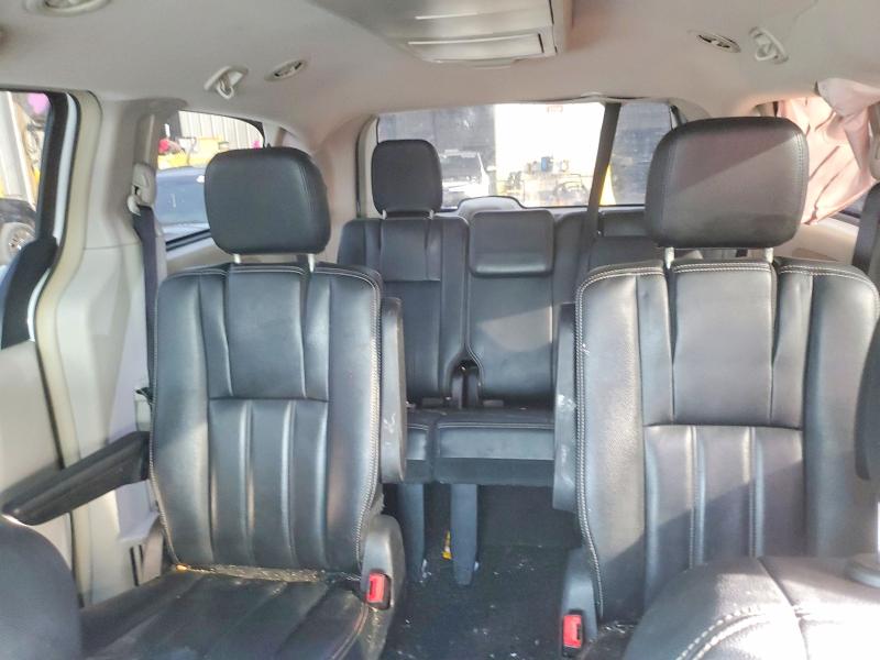 Photo 10 from auction – 2016 CHRYSLER TOWN & COU with VIN 2C4RC1BG7GR297377