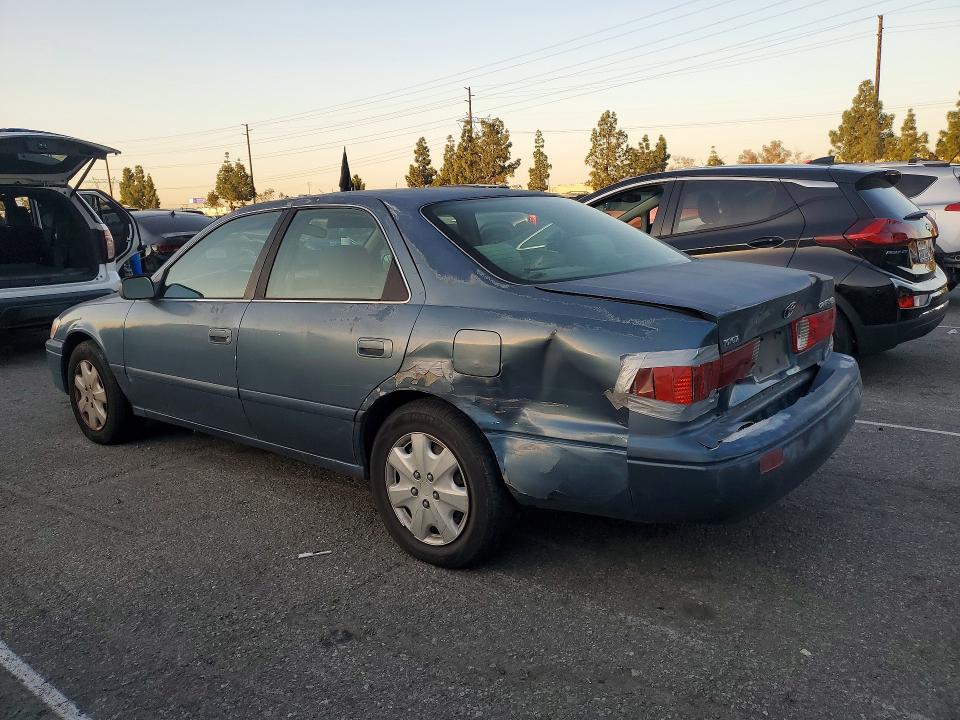 Photo 2 from auction – 2001 TOYOTA CAMRY with VIN 4T1BG22K21U822237