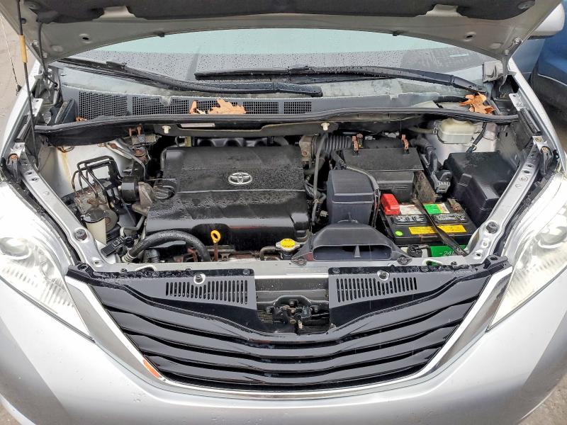 Photo 12 from auction – 2011 TOYOTA SIENNA LE with VIN 5TDKK3DC8BS089051
