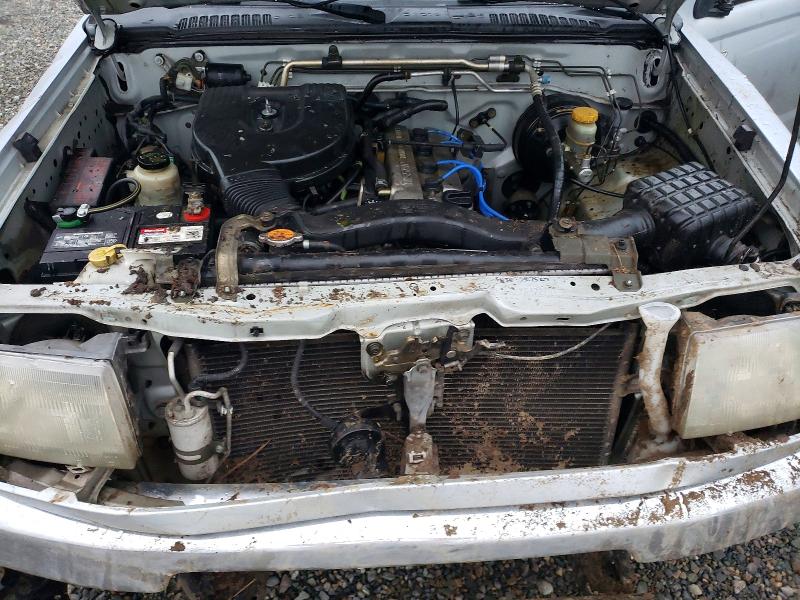 Photo 11 from auction – 2000 NISSAN FRONTIER K with VIN 1N6DD26S8YC430201