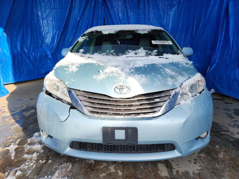 Photo 5 from auction – 2015 TOYOTA SIENNA with VIN 5TDDK3DC8FS103822