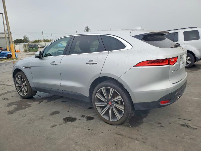 Photo 2 from auction – 2017 JAGUAR F-PACE with VIN SADCK2BVXHA060177