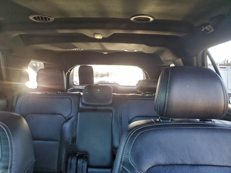 Photo 10 from auction – 2016 FORD EXPLORER L with VIN 1FM5K8F88GGB25126