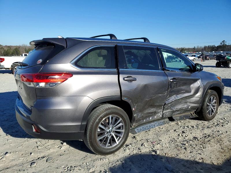 Photo 3 from auction – 2019 TOYOTA HIGHLANDER with VIN 5TDKZRFH9KS343938