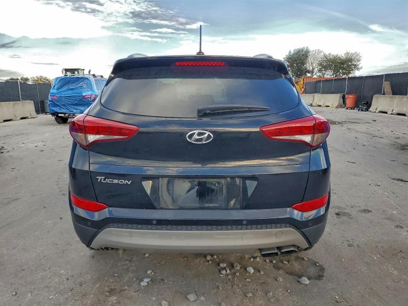 Photo 6 from auction – 2017 HYUNDAI TUCSON LIM with VIN KM8J33A20HU559495