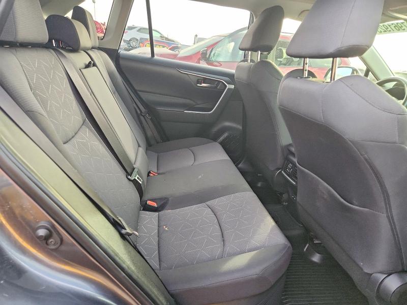 Photo 11 from auction – 2023 TOYOTA RAV4 XLE with VIN JTMRWRFV4PD196296