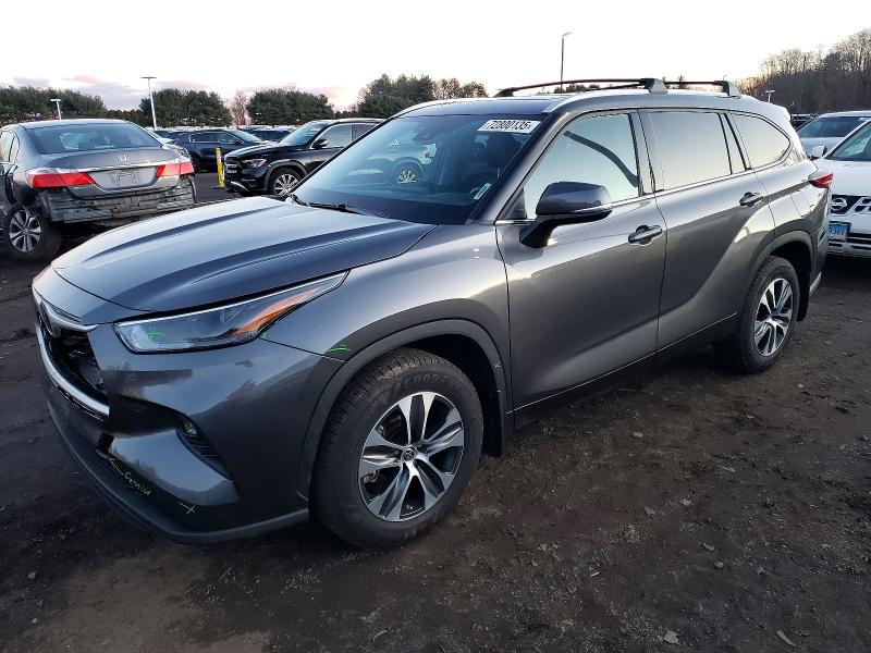 TOYOTA HIGHLANDER 2022 with VIN 5TDHZRBH0NS574179 - Photo from auction