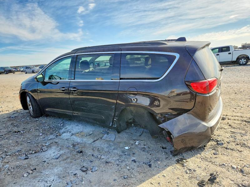 Photo 2 from auction – 2018 CHRYSLER PACIFICA T with VIN 2C4RC1FG1JR292824