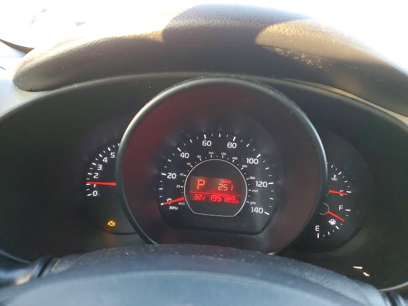 Photo 9 from auction – 2016 KIA SOUL with VIN KNDJN2A23G7400654