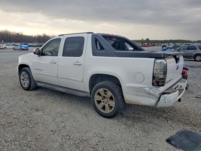 Photo 2 from auction – 2010 CHEVROLET AVALANCHE with VIN 3GNNCFE03AG156451