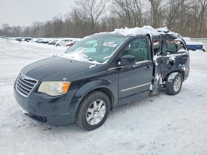 Photo 1 from auction – 2010 CHRYSLER TOWN & COU with VIN 2A4RR5D13AR305507
